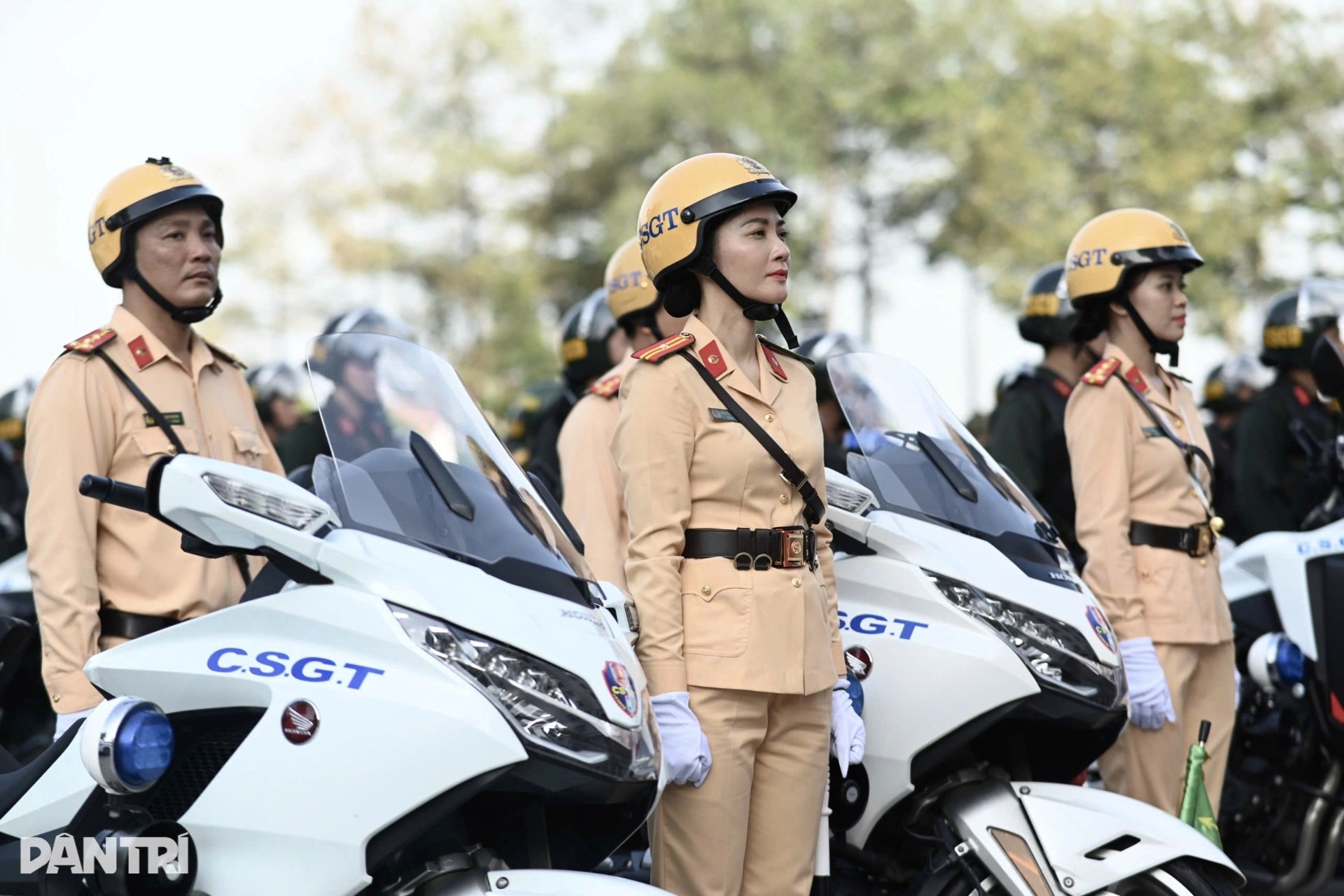 CSGT TPHCM trực chiến 100% quân số trong đêm giao thừa