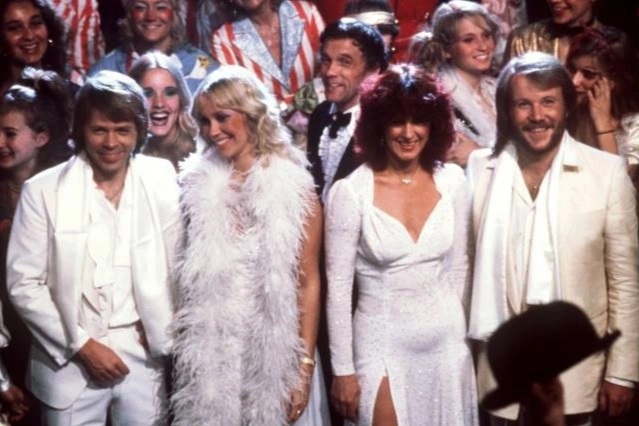 Sự thật ít biết về “Happy New Year” - ca khúc biểu tượng văn hóa toàn cầu