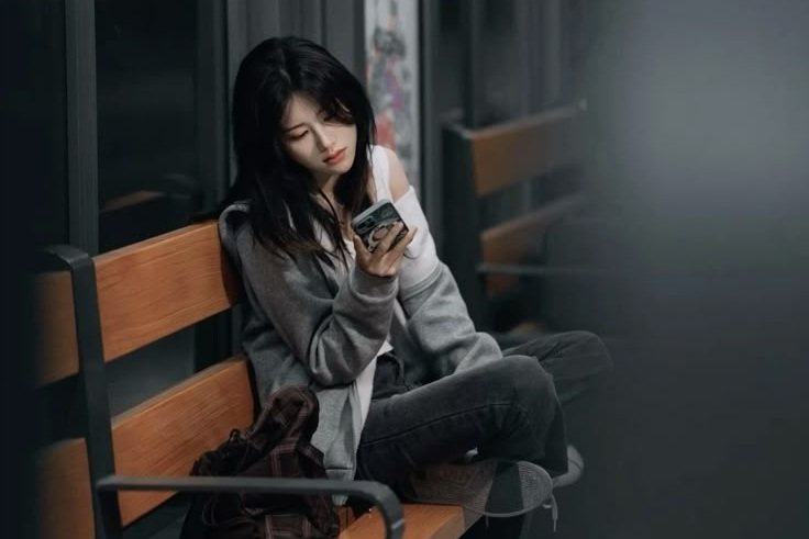 Mùng 3 Tết, tôi sốc khi phát hiện chồng nhắn tin than buồn vì vắng em dâu