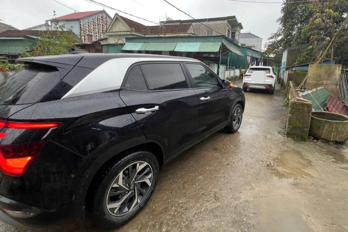 Những tình huống pháp lý trong vụ tài xế điều ô tô chặn xe, khoe quan hệ