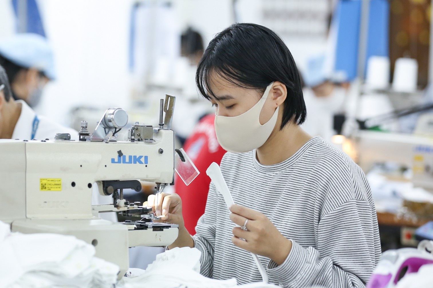 Phạt tiền người lao động đi làm muộn, doanh nghiệp bị phạt 80 triệu đồng
