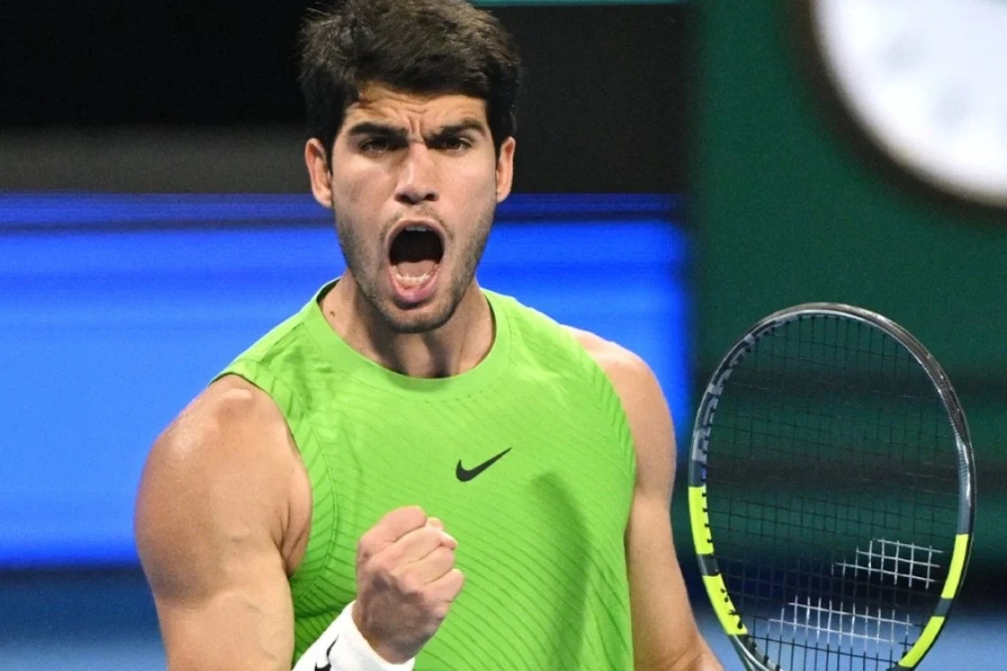 Alcaraz ngược dòng ngoạn mục, Sinner bị loại ở tứ kết Qatar Open 2026