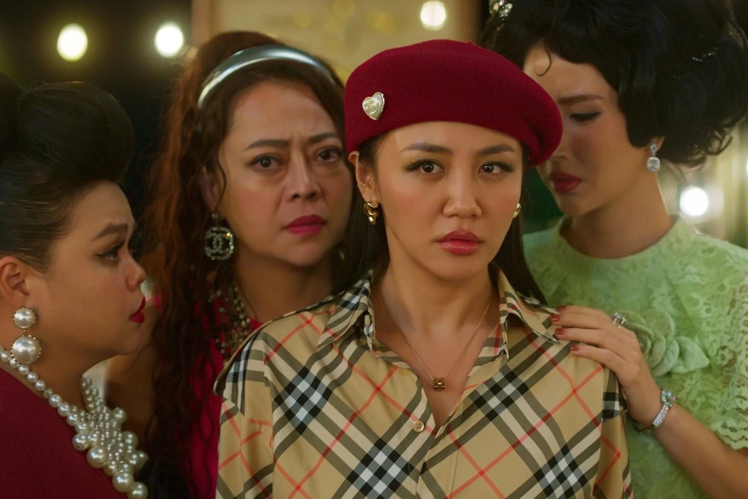 Phim Tết 18+ của Trấn Thành bị quay lén: Lập vi bằng, truy nguồn phát tán