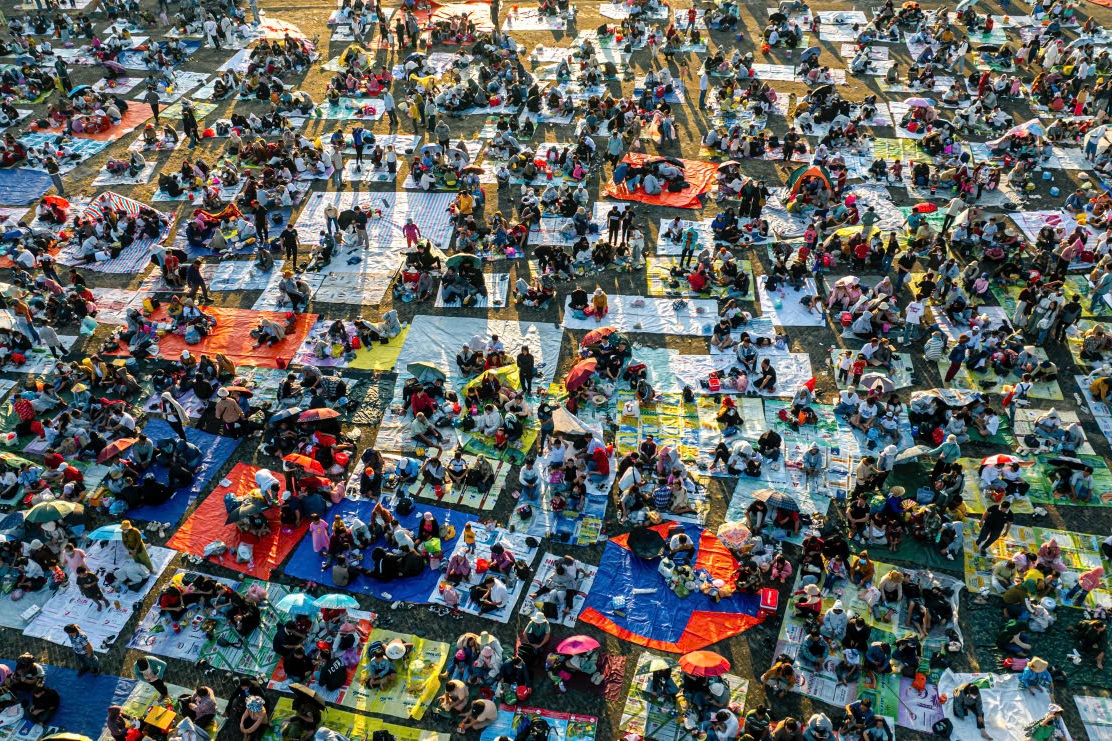 Biển người đổ về núi Bà Đen dịp Tết, Tây Ninh bội thu