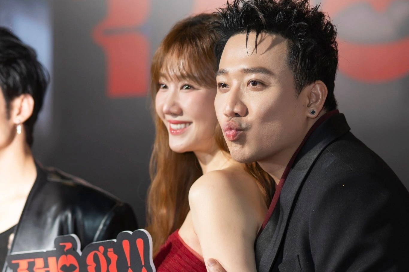 Phim Tết 18+ tiến sát mốc 200 tỷ đồng, Trấn Thành cầu xin khán giả một điều