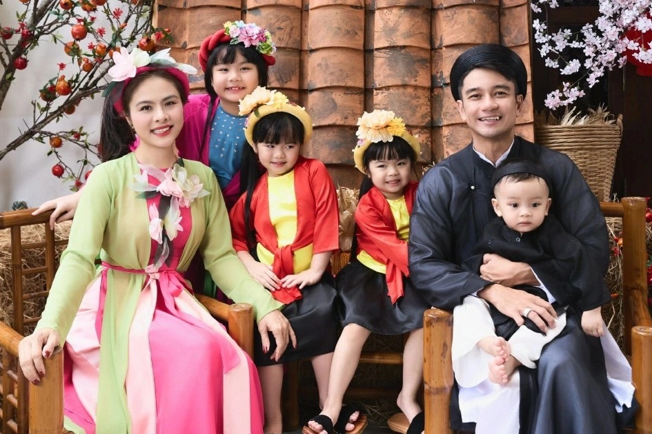 "Mẹ 4 con" Vân Trang: Tôi không phải đại gia, sinh nhiều con là lựa chọn!