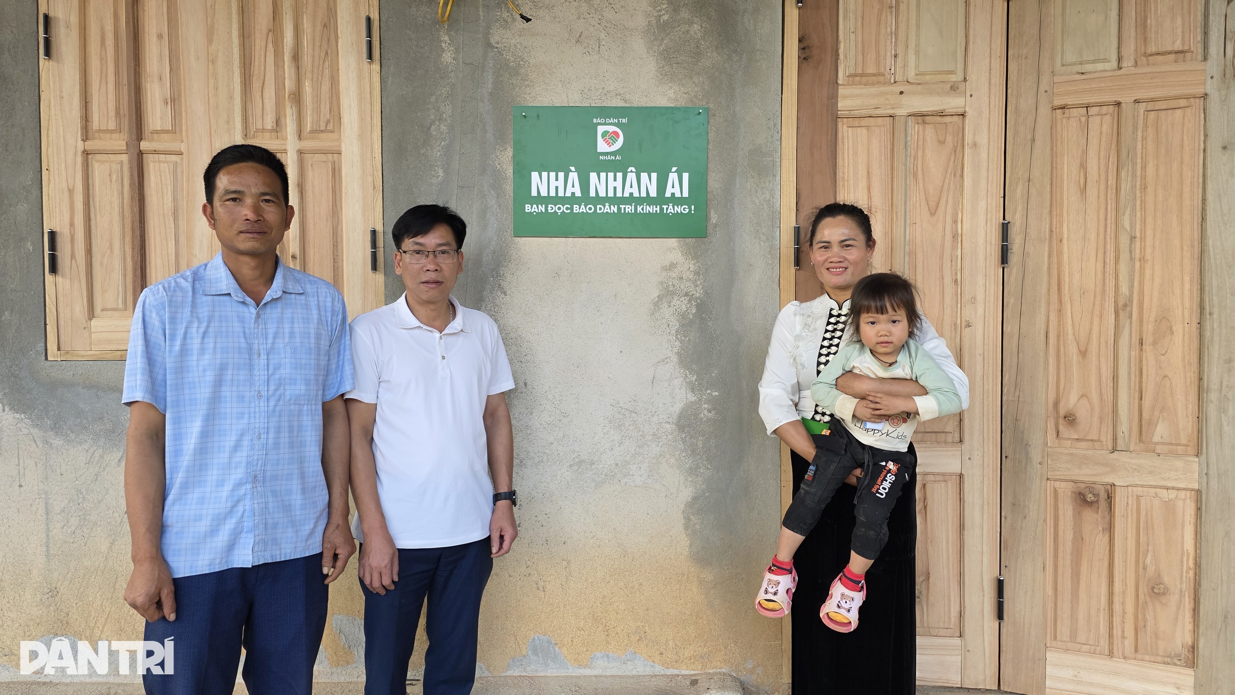 Dantri readers fund new home for disabled single mother in Dien Bien - 2