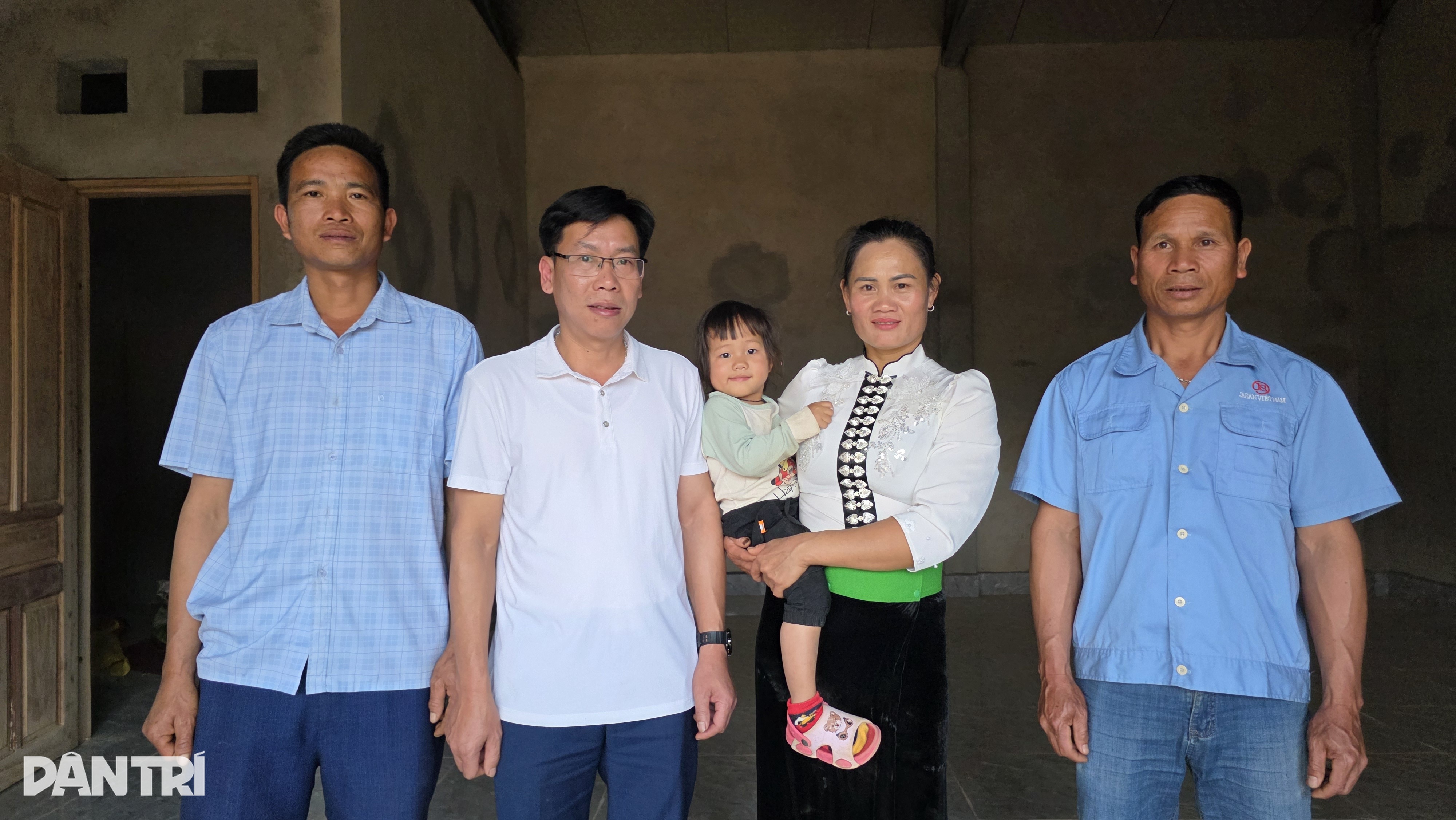 Dantri readers fund new home for disabled single mother in Dien Bien - 4