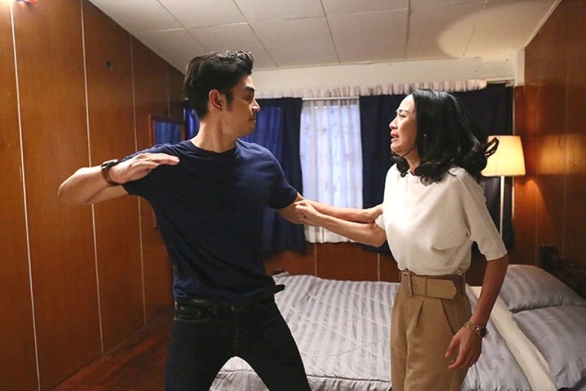 Tôi bị chồng tát khi phát hiện video nhạy cảm của anh với gái lạ