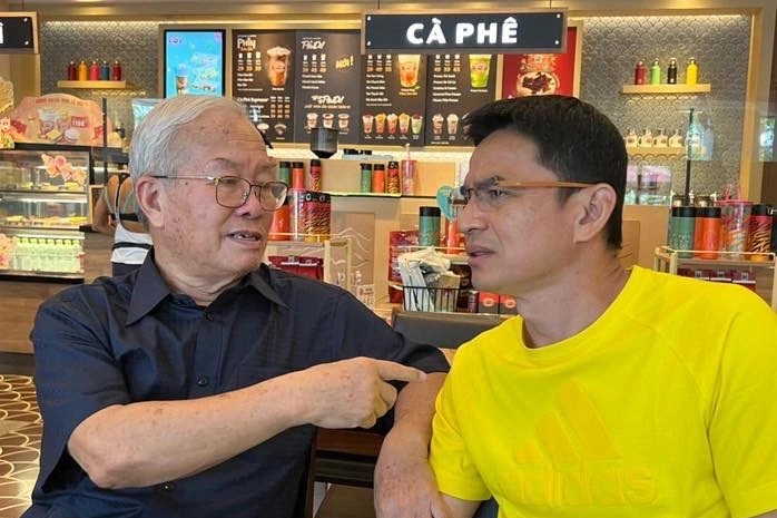 HLV Kiatisuk nói lời tiễn biệt cố chuyên gia bóng đá Nguyễn Văn Vinh