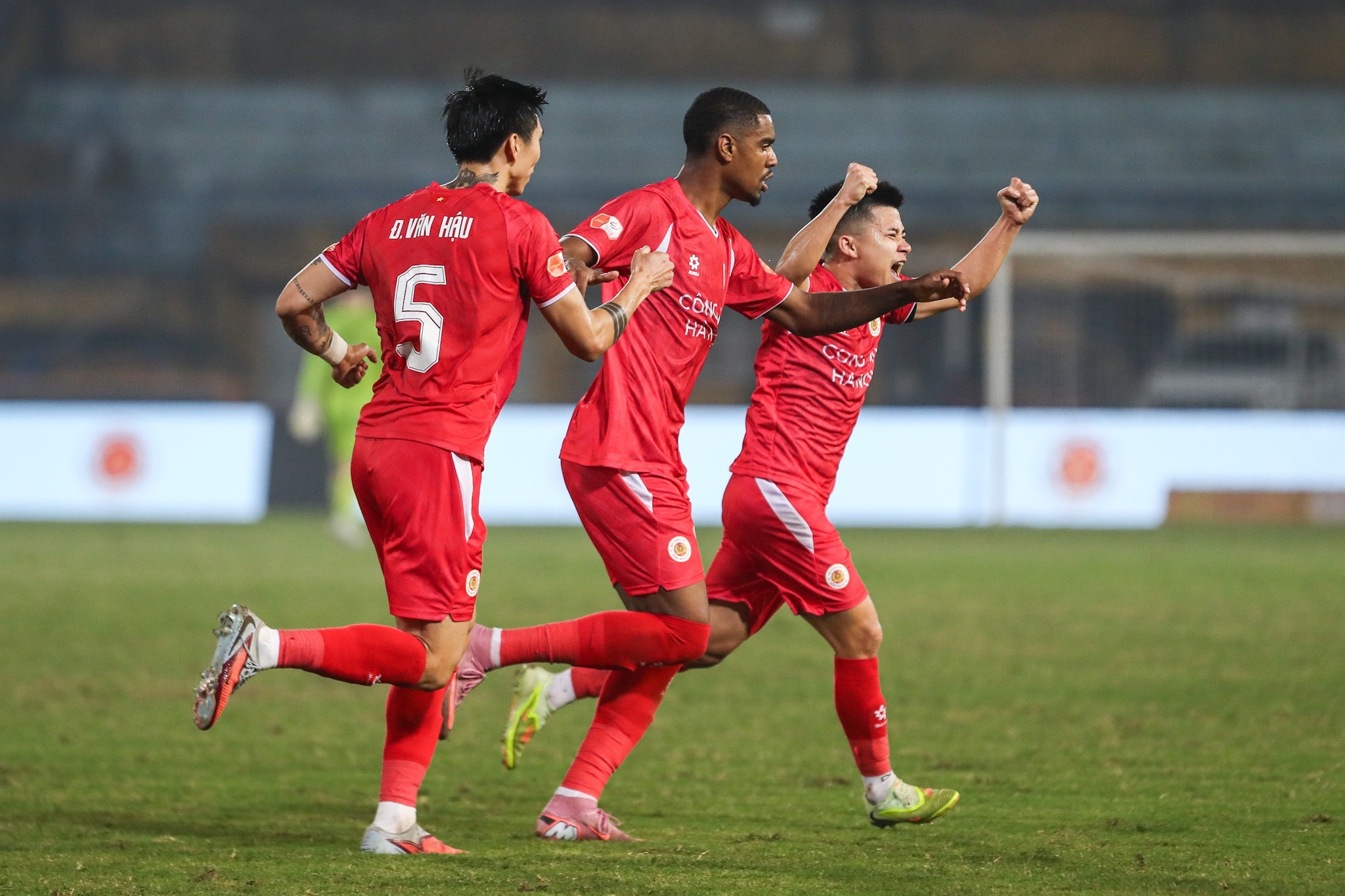 Đoàn Văn Hậu ghi bàn đẳng cấp thế giới, mong trở lại tuyển Việt Nam