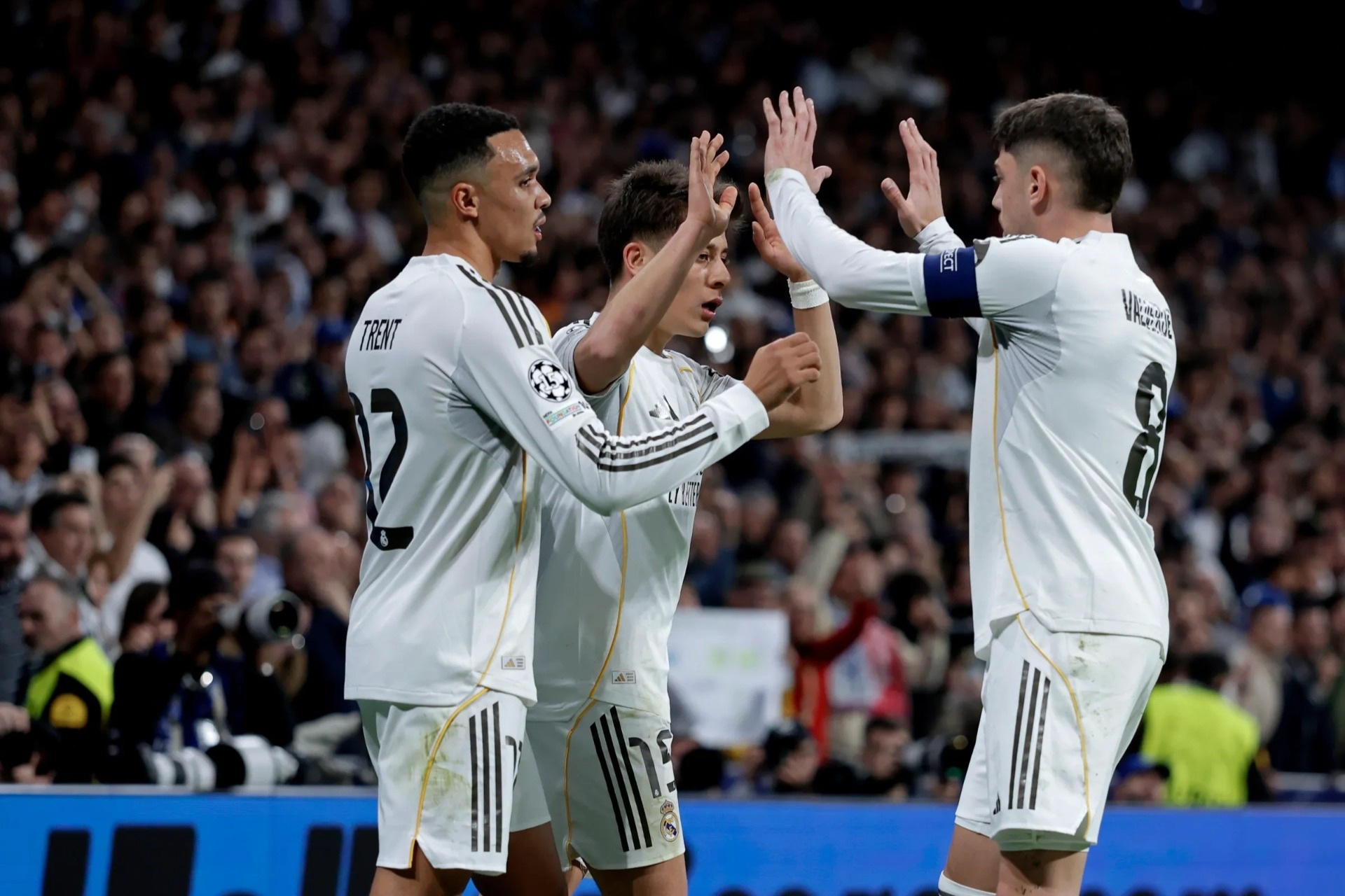 Real Madrid, PSG đi tiếp, Juventus, Dortmund bị loại ở Champions League