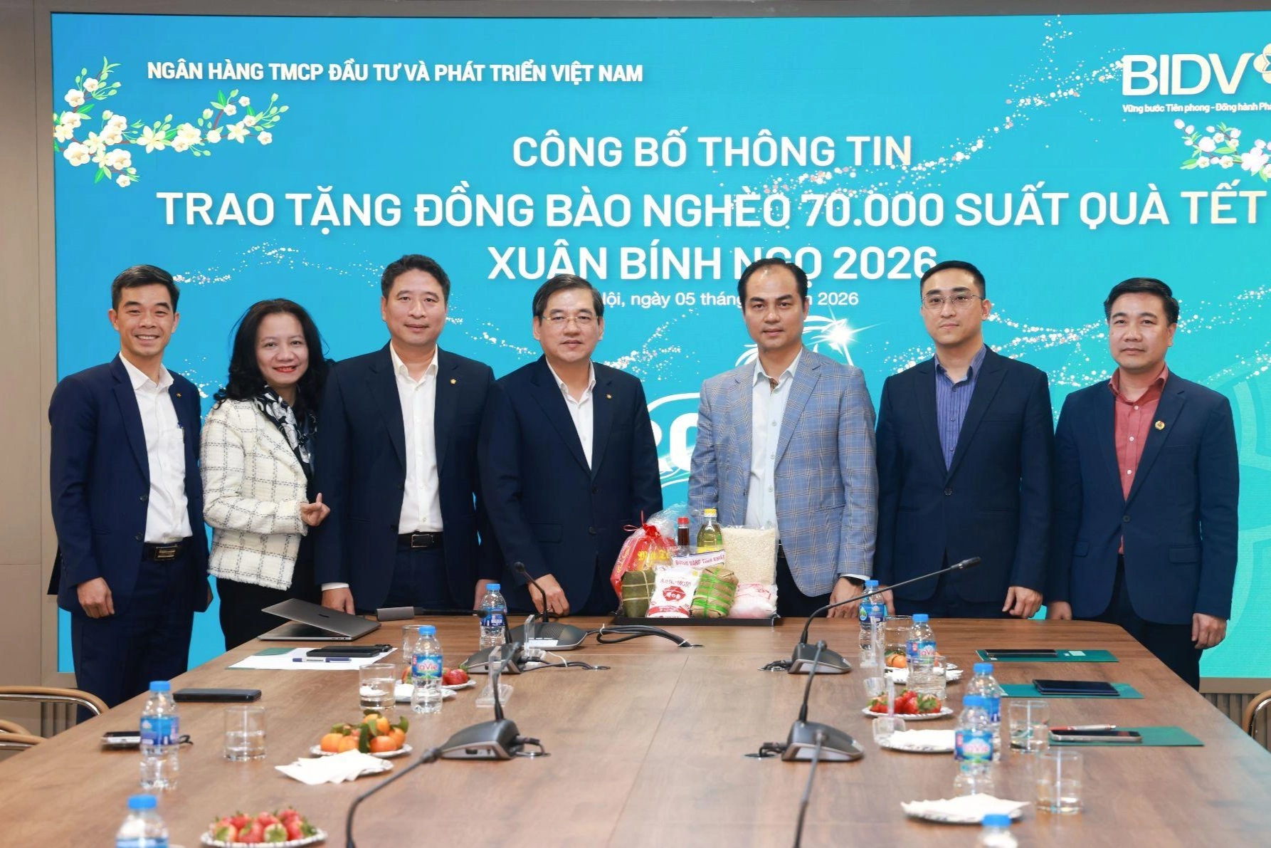 BIDV trao 70.000 phần quà Tết tặng đồng bào nghèo nhân dịp xuân Bính Ngọ 2026