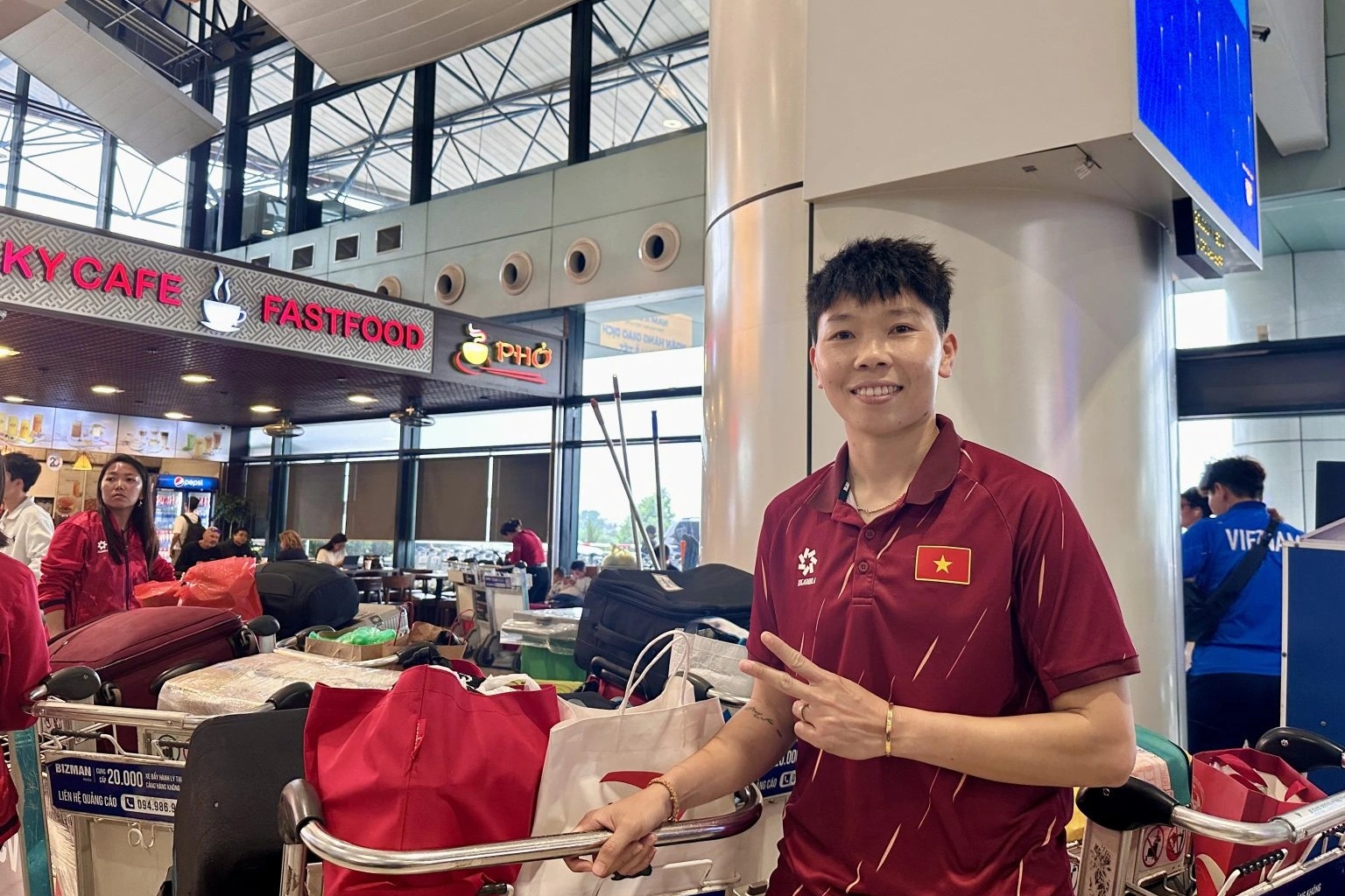 Đội tuyển bóng đá nữ Việt Nam lên đường dự giải vô địch châu Á