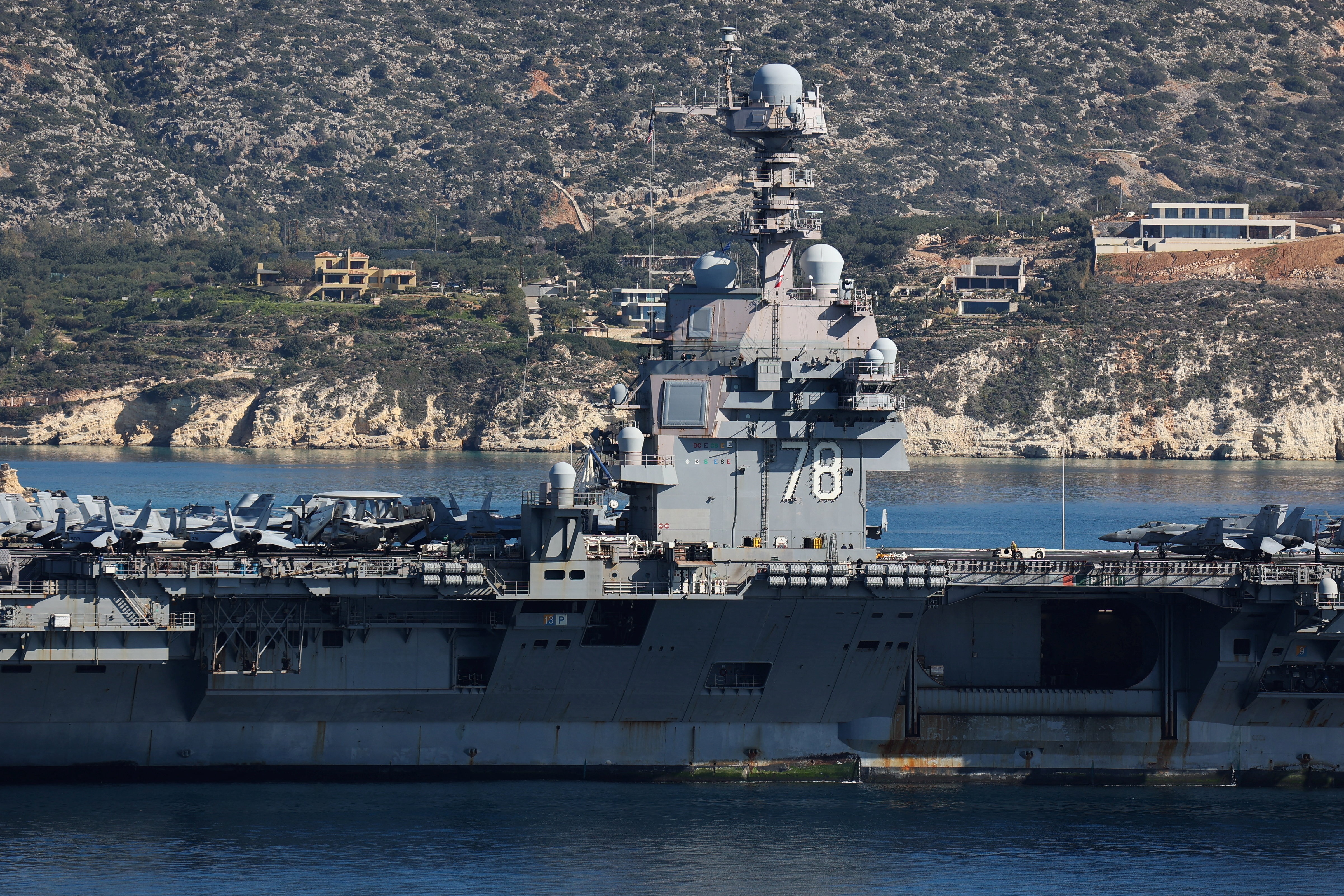 Mỹ lên dây cót động binh, Iran nêu yêu cầu then chốt