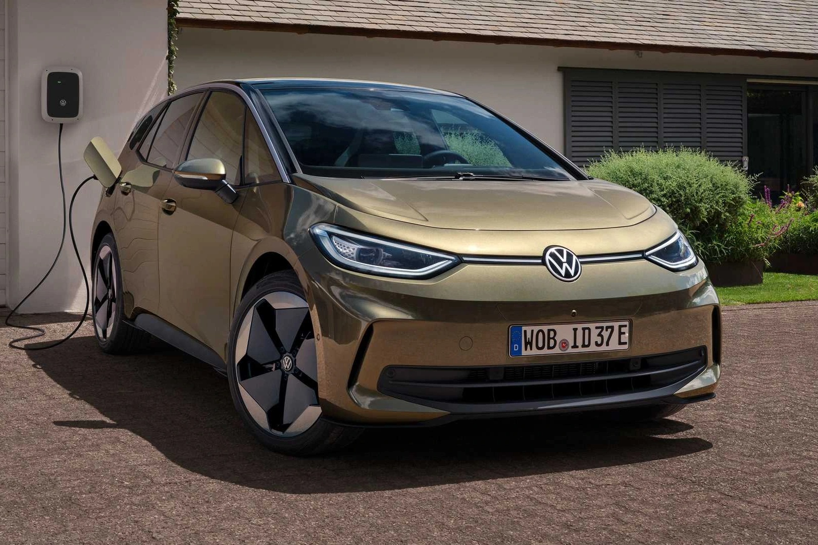 Cứ 5 xe bán ra tại châu Âu thì có 1 ô tô điện