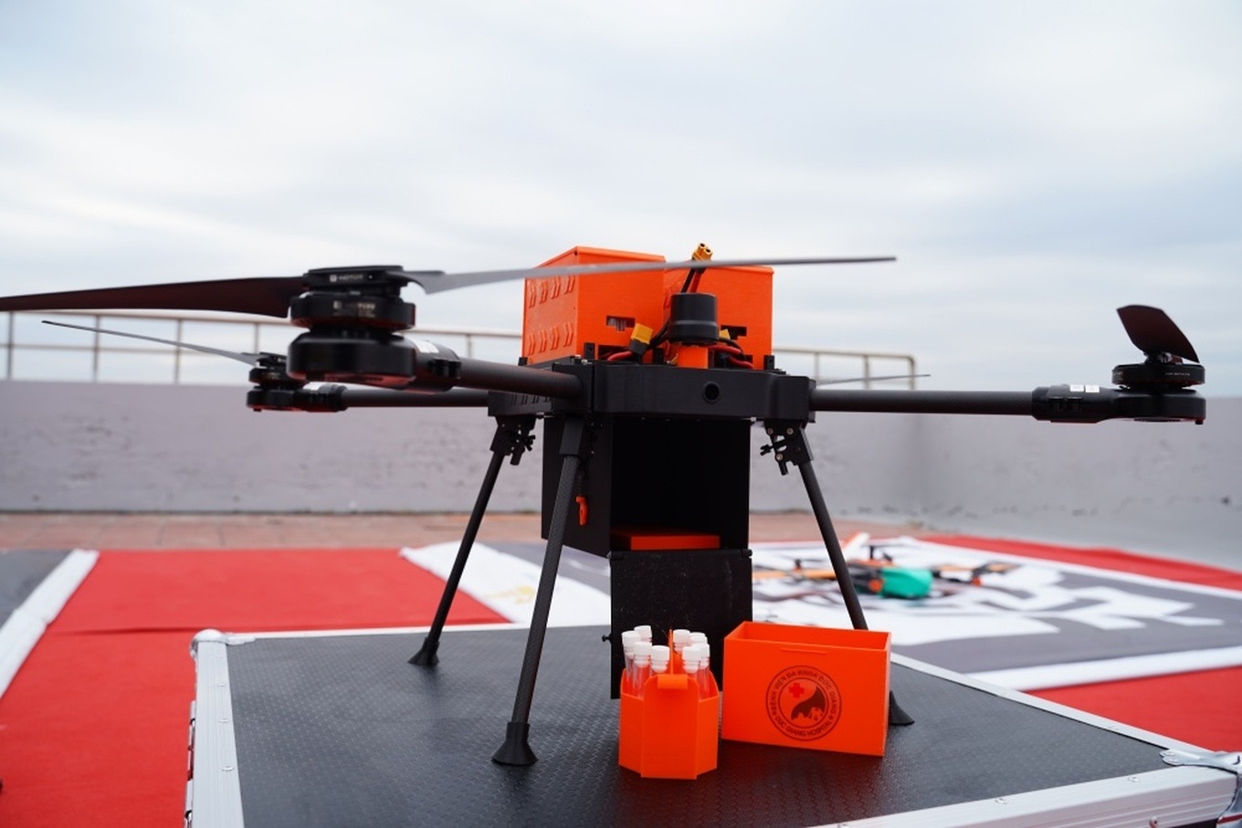 Hà Nội thí điểm AI phát hiện sớm ung thư, dùng thiết bị bay vận chuyển máu