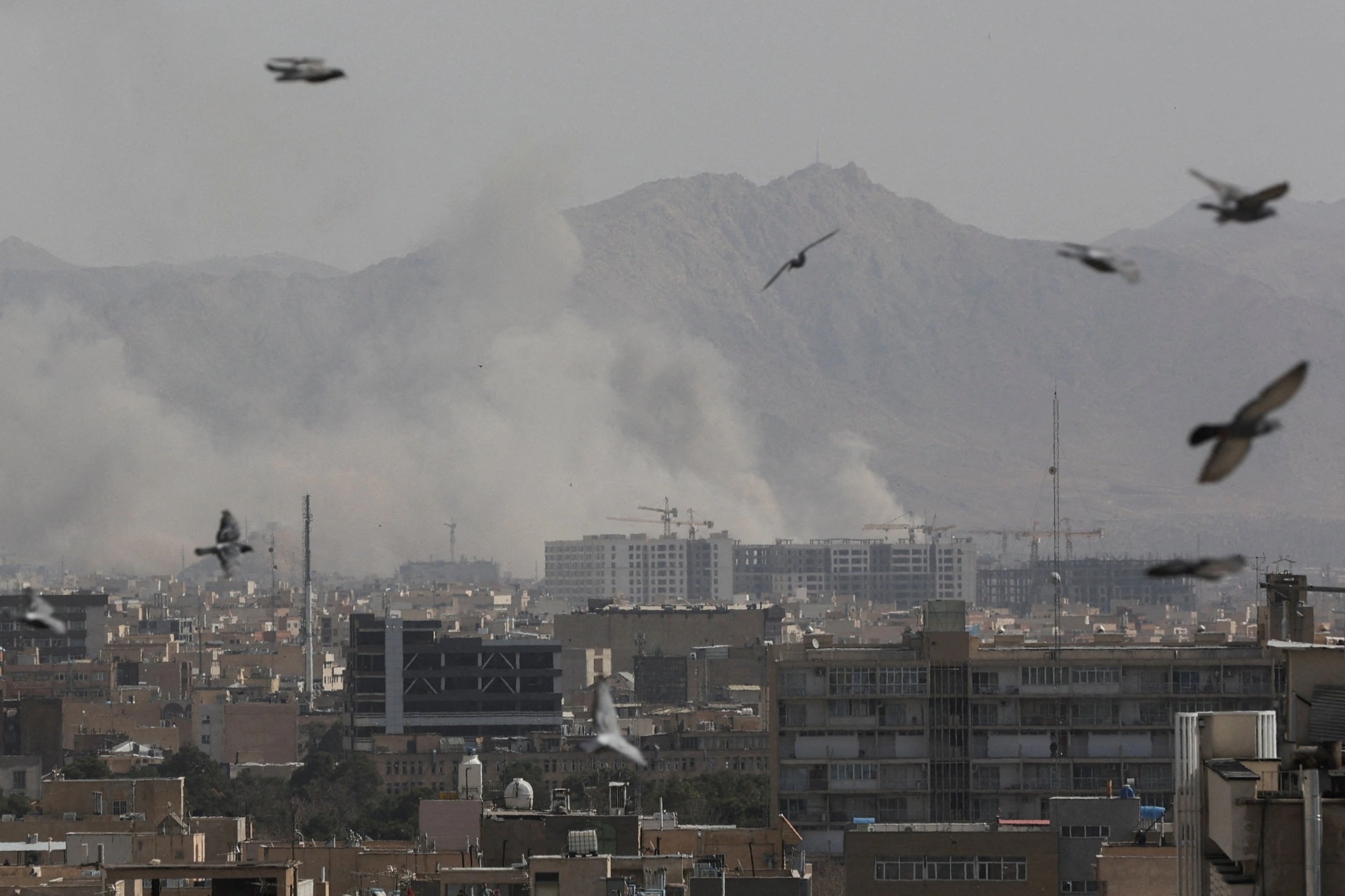 Trung Quốc kêu gọi các bên kiềm chế khi tình hình Trung Đông nóng rực