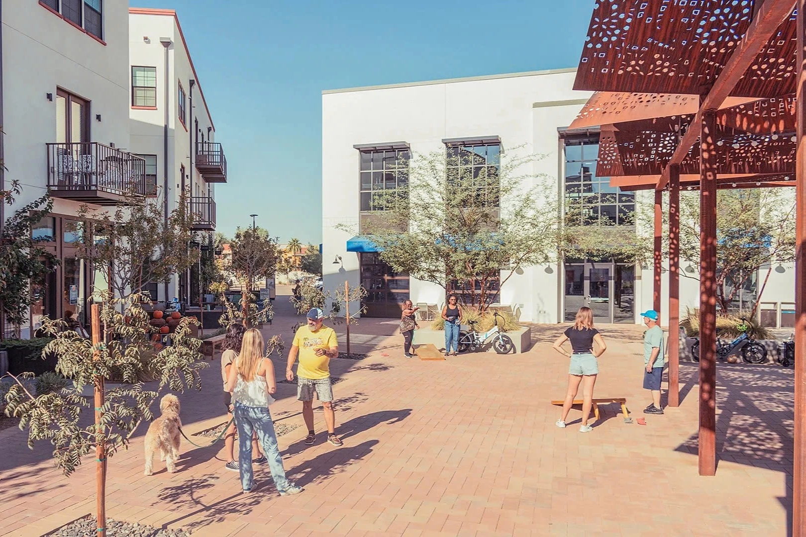 Cuộc sống khác thường trong thị trấn đầu tiên cấm người dân mua ô tô ở Mỹ