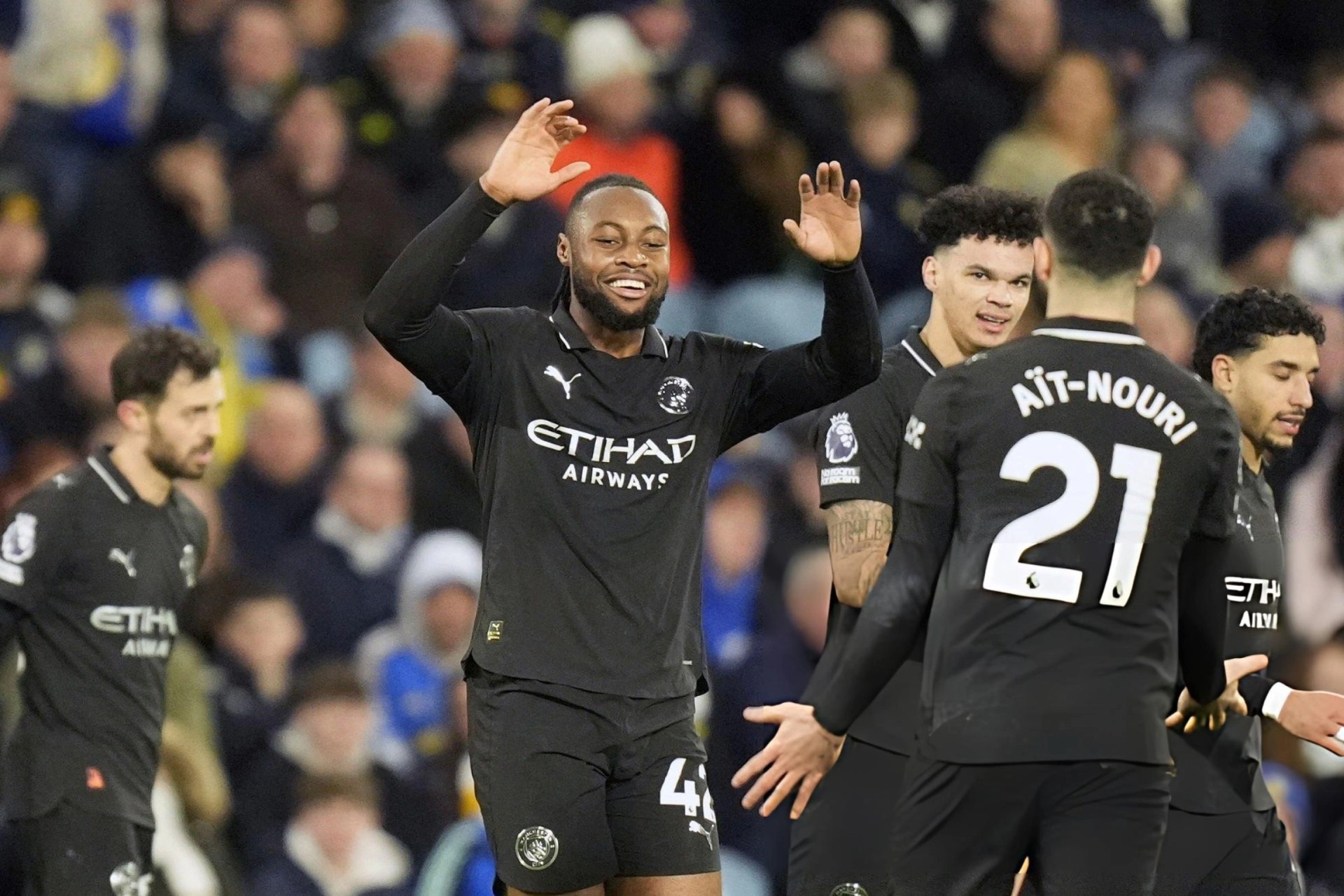 Man City hạ Leeds, gây áp lực cực đại lên Arsenal