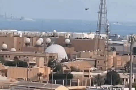 Iran tuyên bố tấn công loạt căn cứ Mỹ ở Trung Đông, gây thương vong