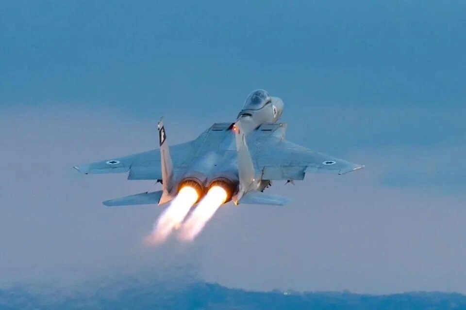 Iran tuyên bố nhắm vào "trung tâm ra quyết định" của Israel