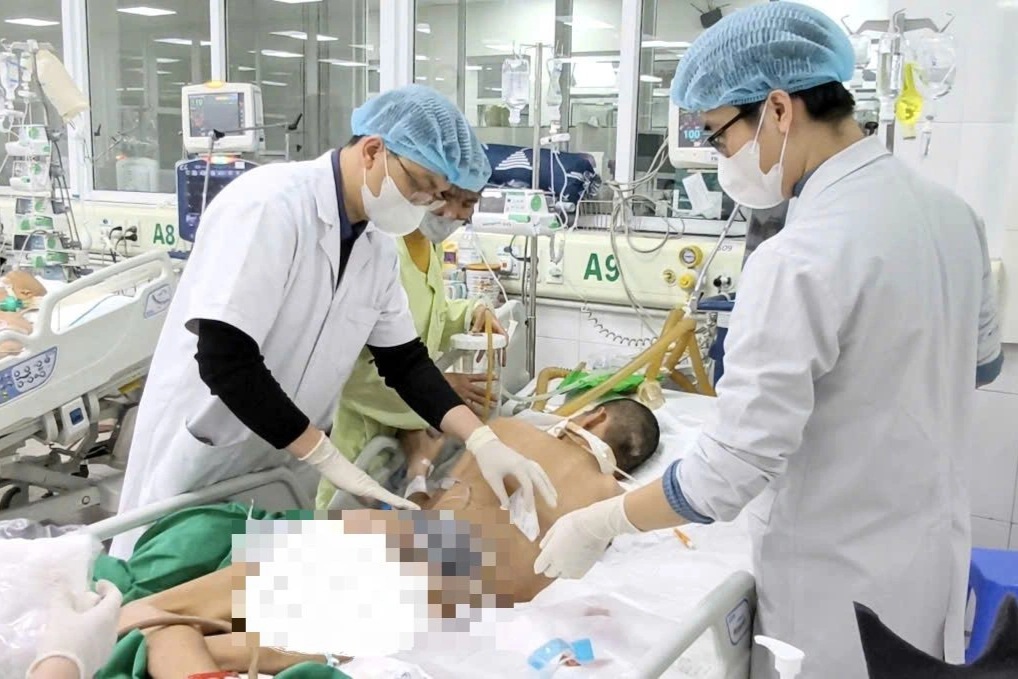 Nốt mụn nhỏ khiến nam sinh sốc nhiễm khuẩn nguy kịch