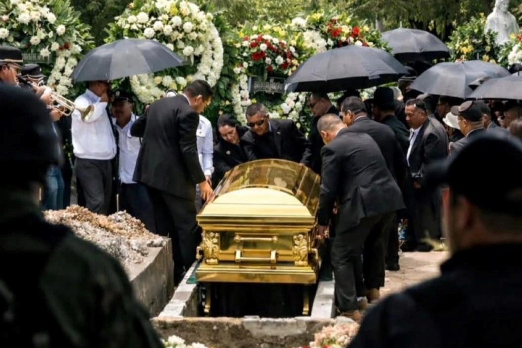 Lễ tang trùm ma túy Mexico: Quan tài vàng và vòng hoa không tên