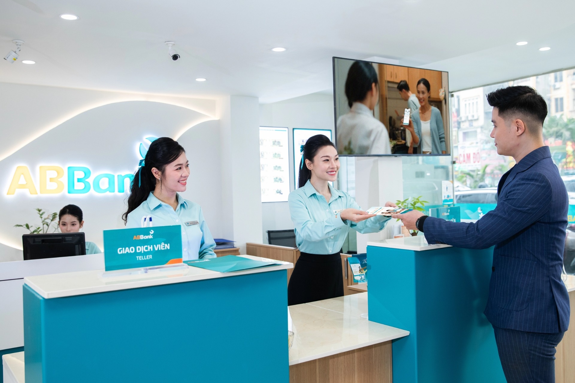 Giải pháp tích hợp từ ABBank: Chuyển tiền 0 đồng, chi tiêu quốc tế thuận tiện