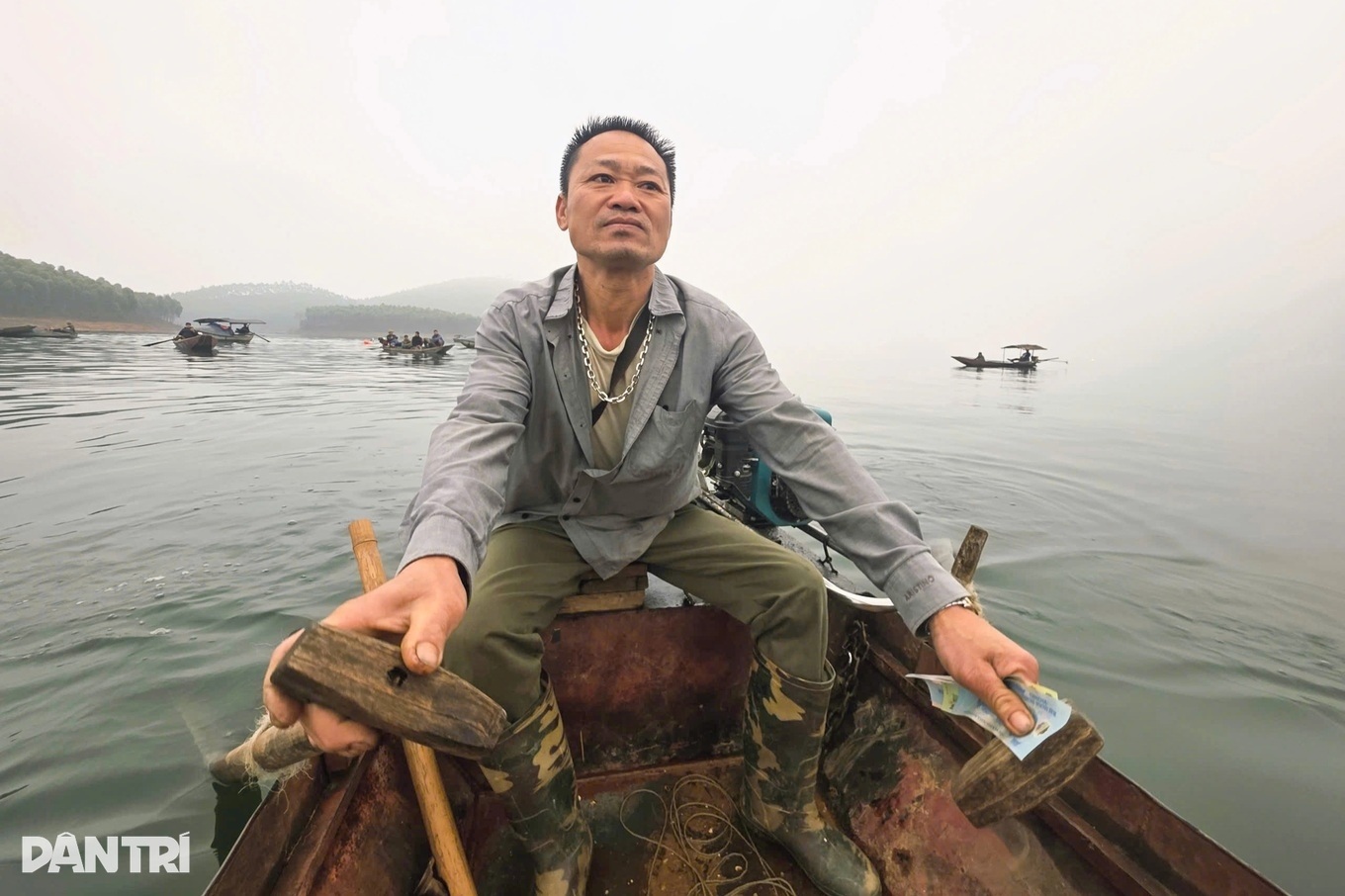 Tặng Huân chương Dũng cảm cho người cứu sống 6 nạn nhân trong vụ chìm tàu