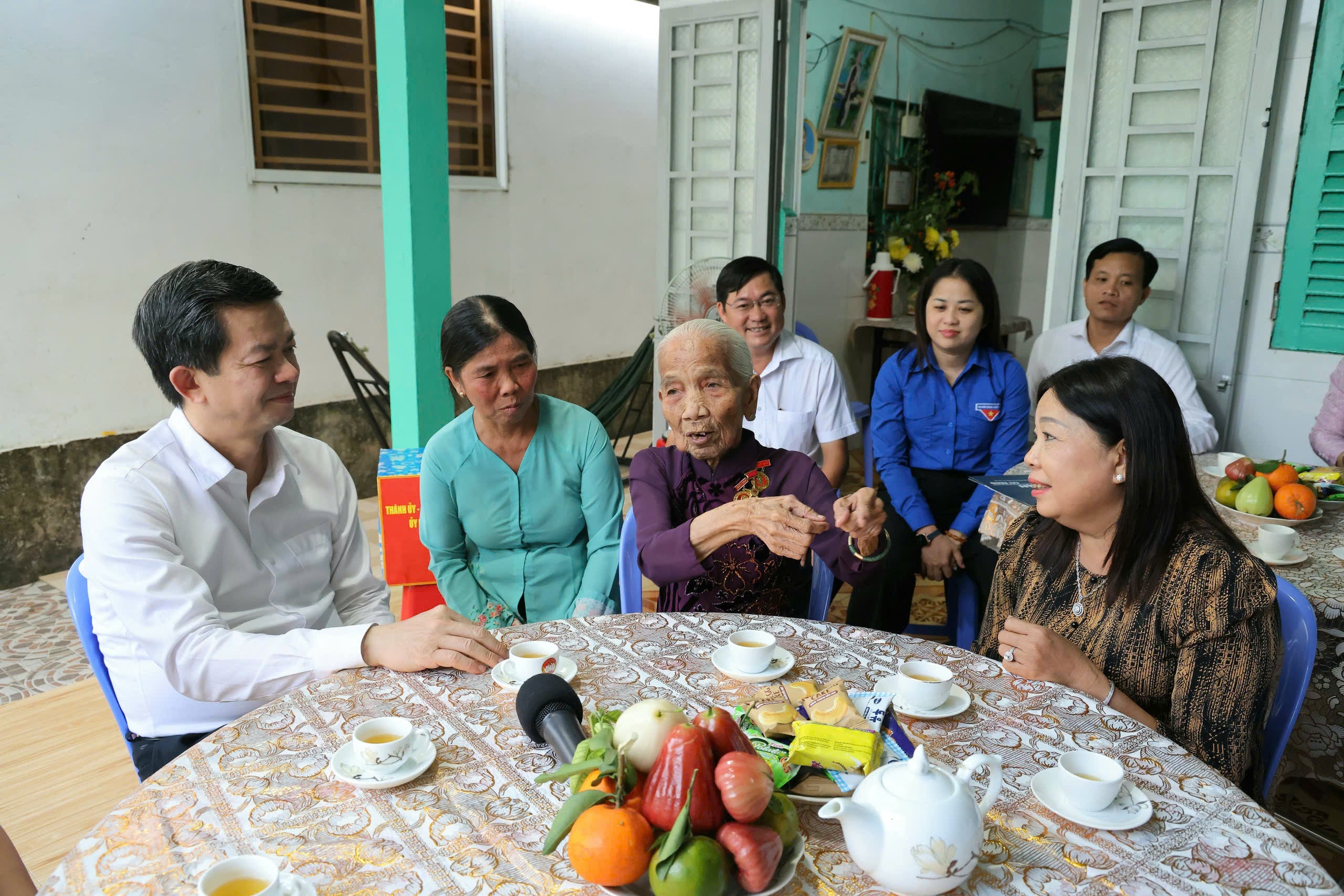 Bí thư Cần Thơ động viên phụ nữ bỏ tư tưởng an phận
