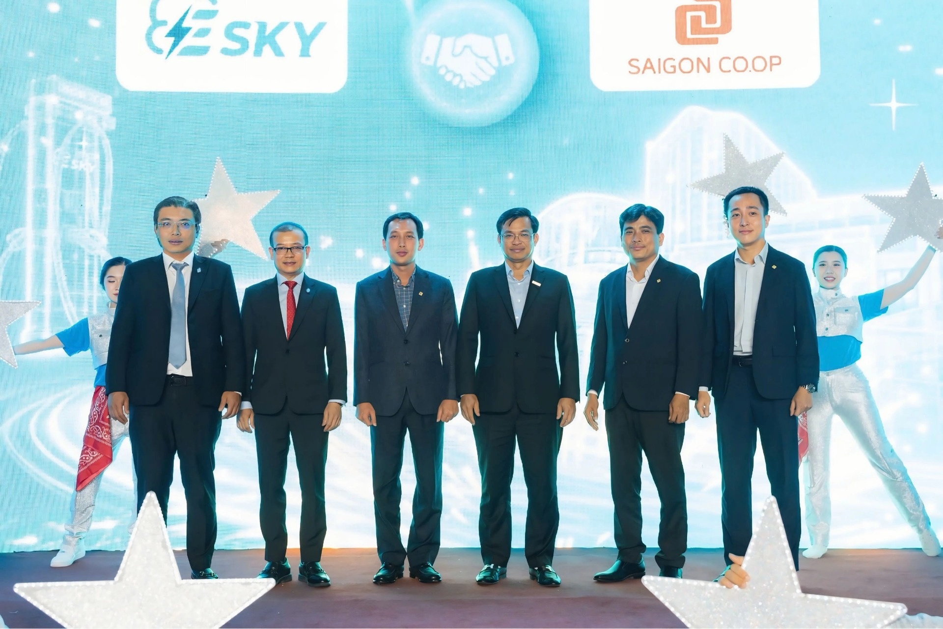 “Sạc mua sắm” - Cú bắt tay chiến lược của Esky Corp và Saigon Co.op