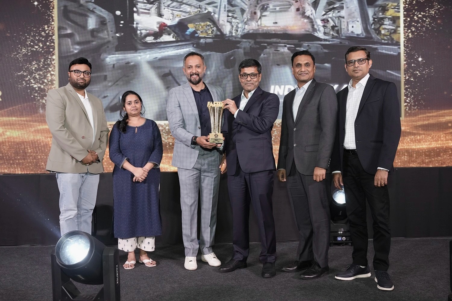 VinFast nhận giải “Tân binh của năm” tại Faster Awards 2026