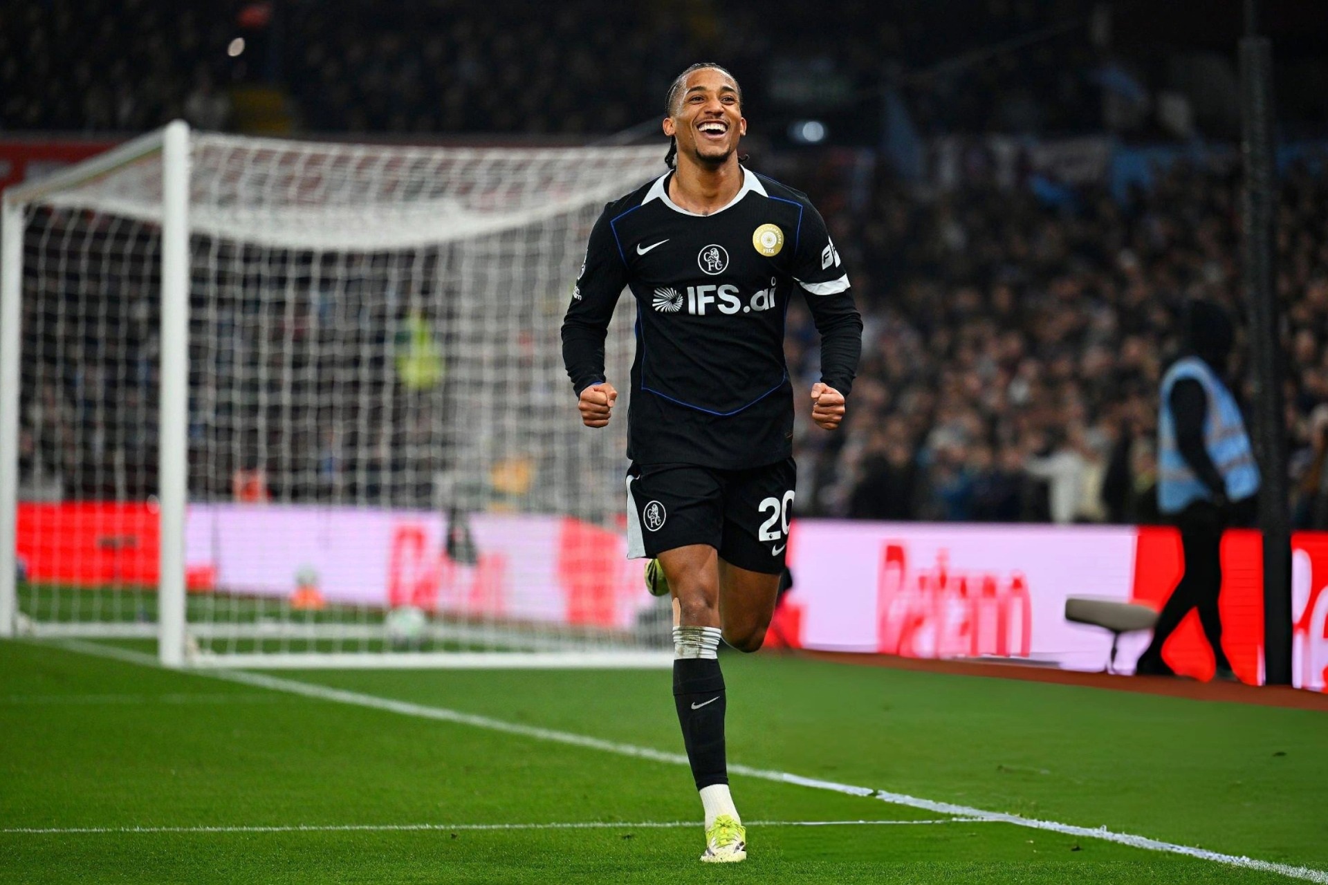 Ngược dòng ấn tượng, Chelsea áp sát nhóm dự Champions League