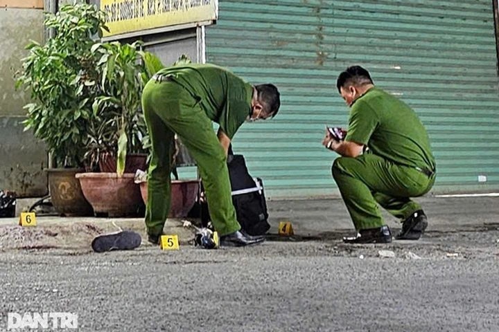 Vụ người đàn ông tử vong trên vỉa hè: Nạn nhân có vết thương ở cổ