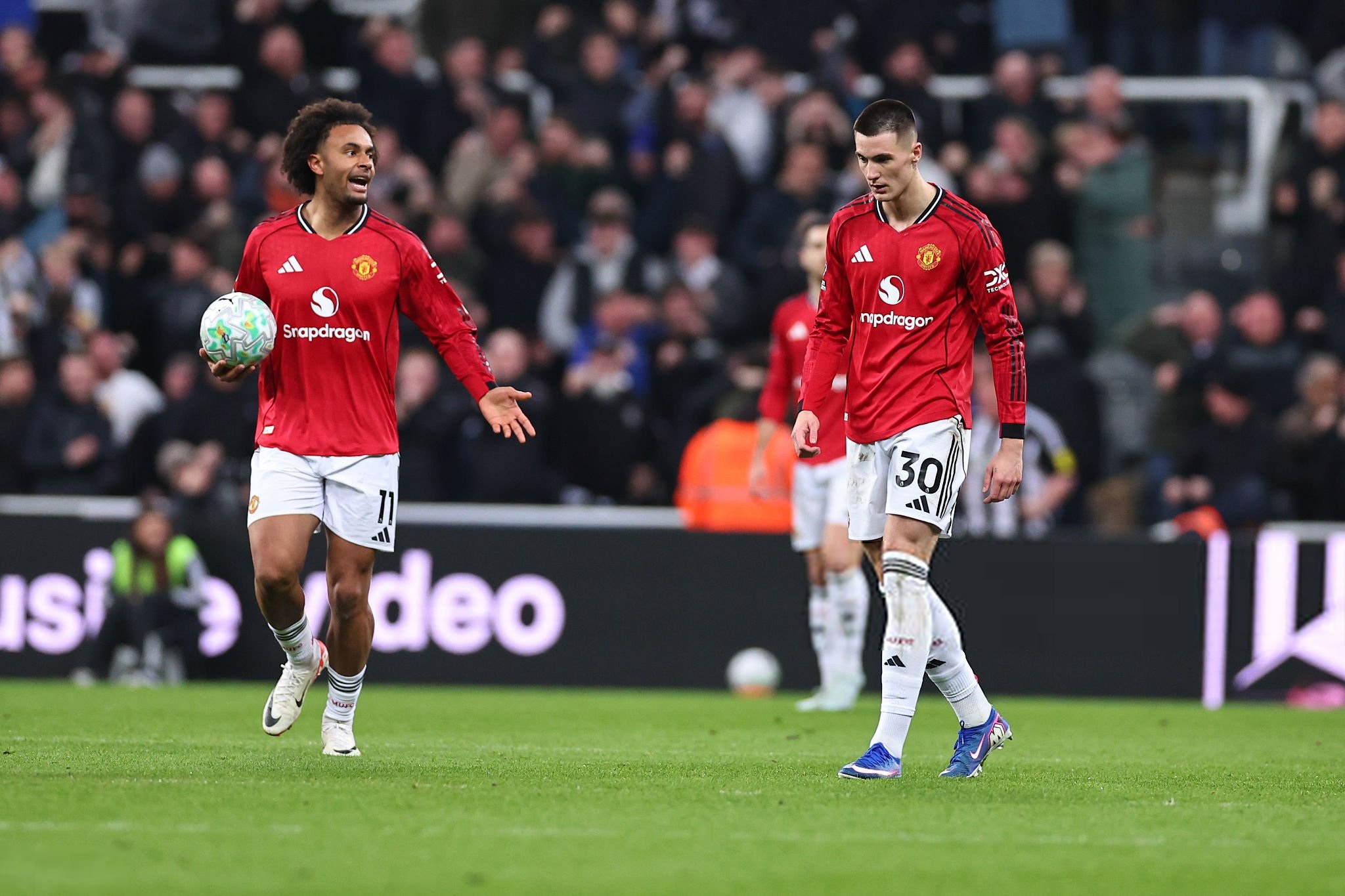 Hơn người cả hiệp, Man Utd vẫn ôm hận trước Newcastle