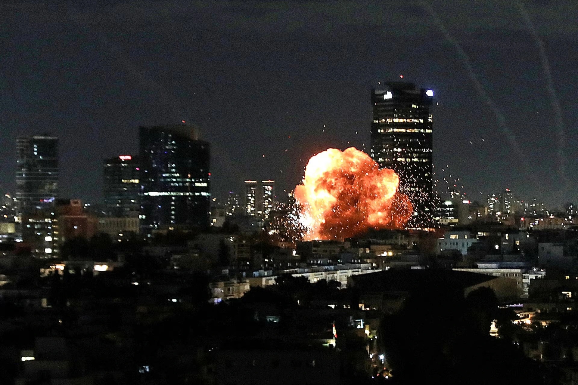 Iran vạch “lằn ranh đỏ” với Mỹ và Israel