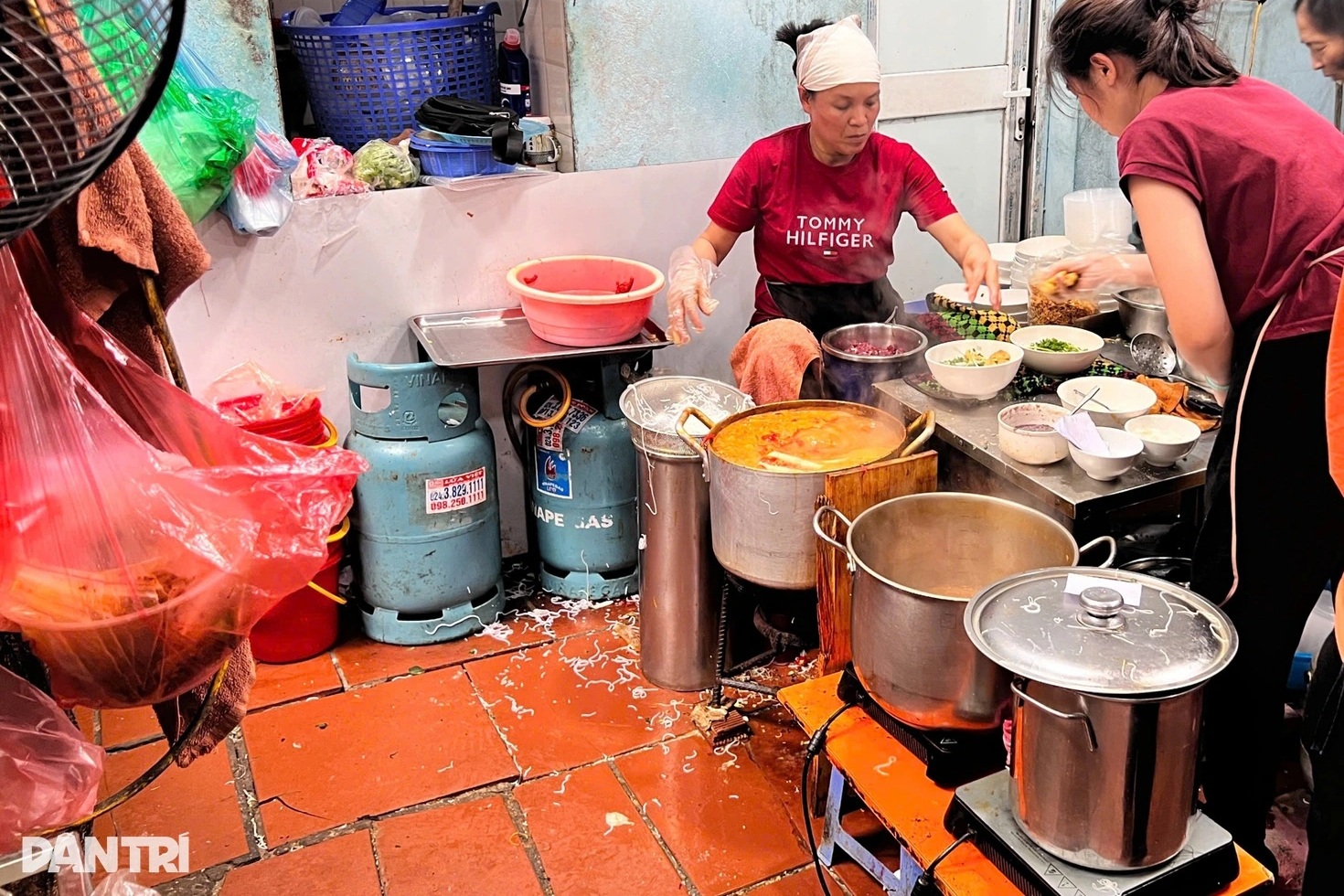 Quán bún riêu nổi tiếng Hà Nội bị chê bẩn: Cơ quan chức năng nói gì?