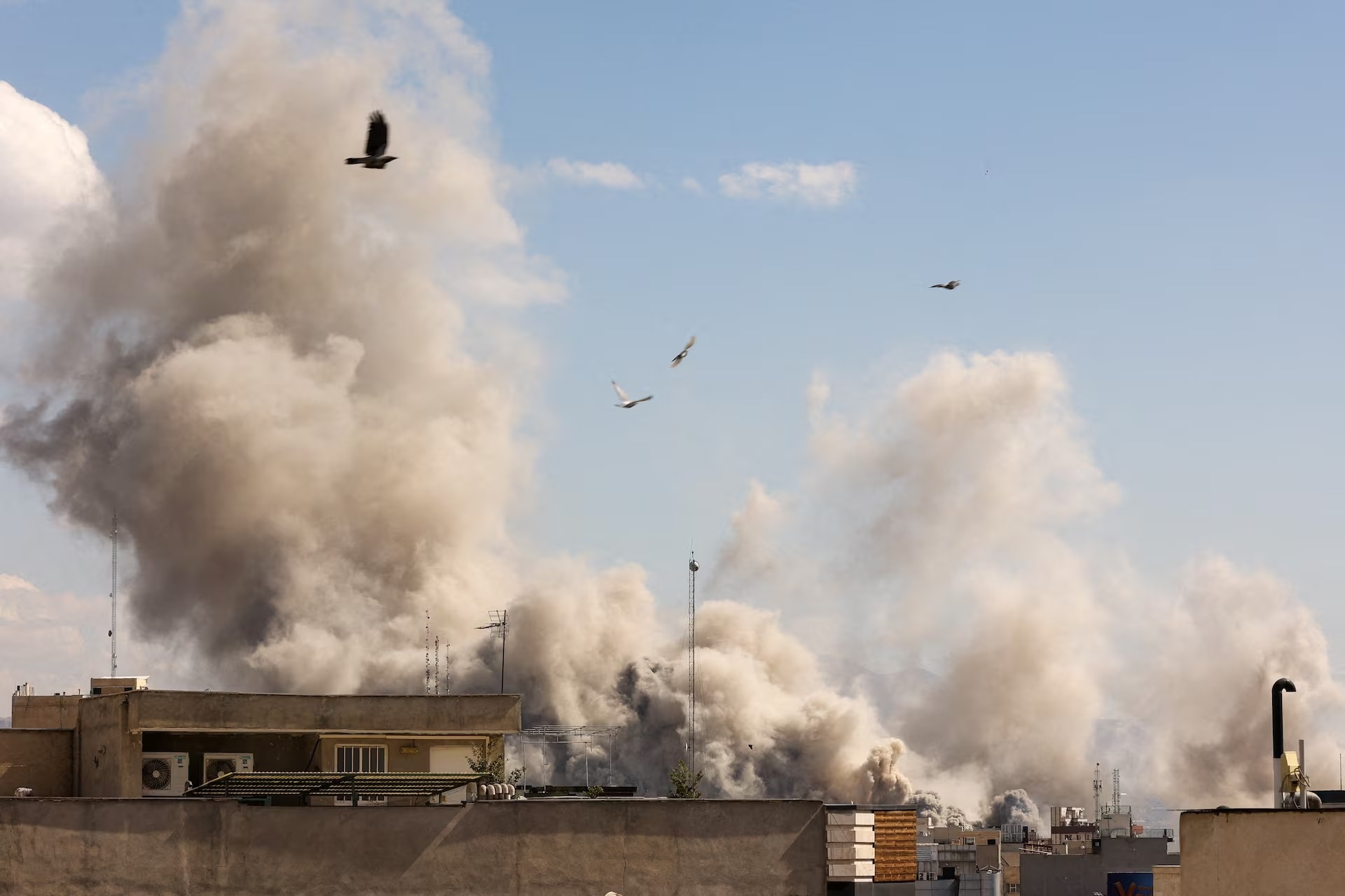 Israel chuyển sang giai đoạn 2 sau hơn 2.500 cuộc không kích vào Iran