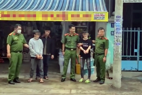 Vụ người đàn ông tử vong trên vỉa hè ở Khánh Hòa: Bắt giữ 2 nghi phạm