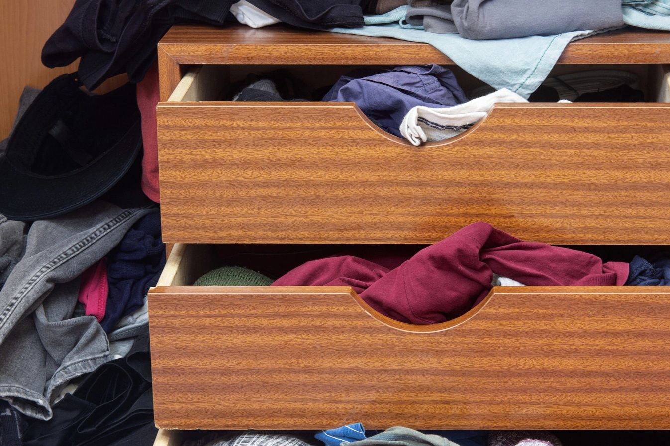 6 thứ nên được bỏ ngay khỏi tủ quần áo