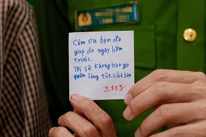 Chuyện phía sau mẩu giấy viết bằng tiếng Việt vụng về của du khách Nhật Bản