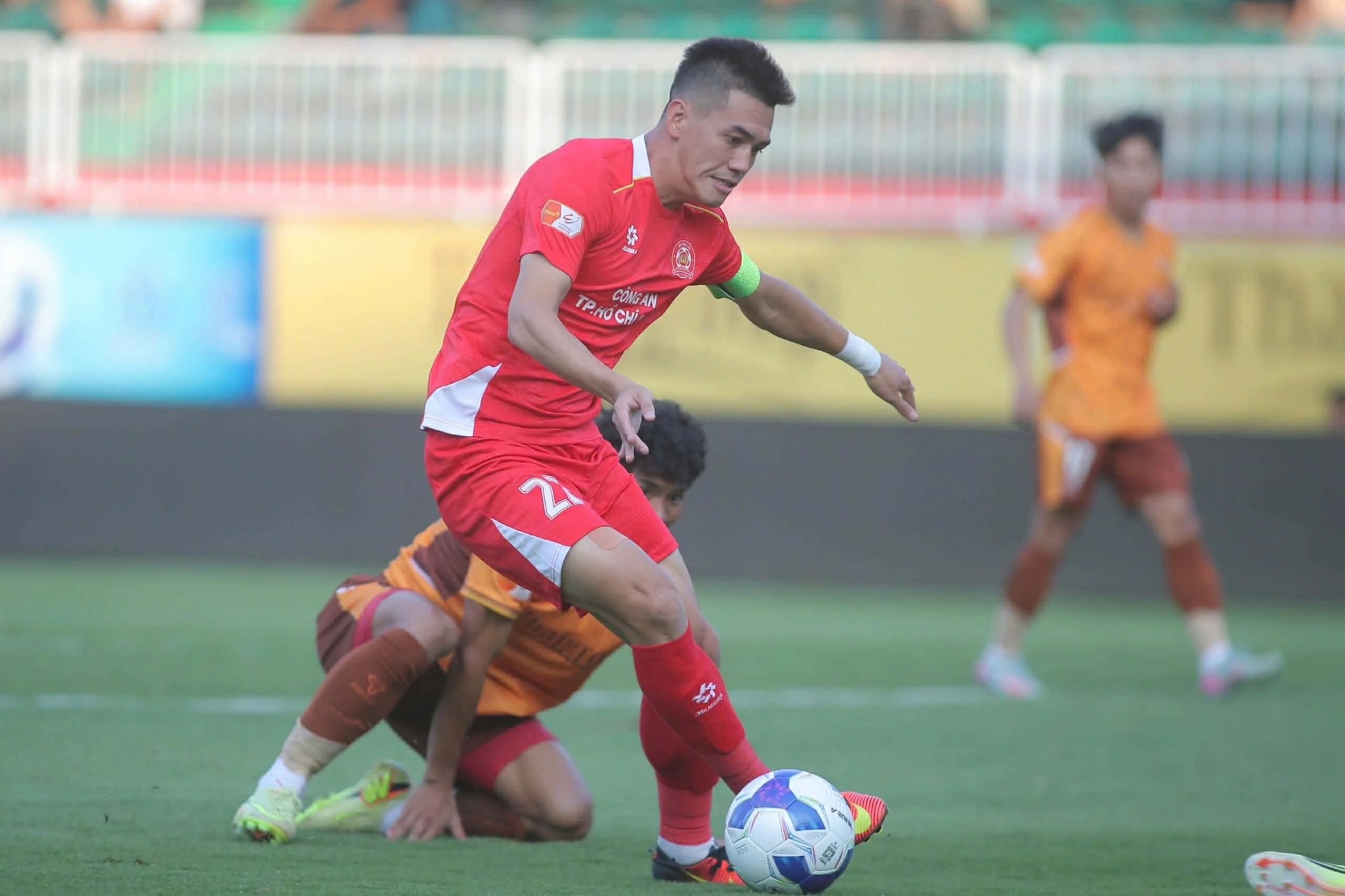 Hoàng Anh Gia Lai và CLB Ninh Bình gây thất vọng ở vòng 15 V-League