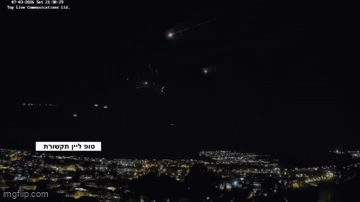 Toàn cảnh xung đột Trung Đông: Tên lửa Iran xé toạc bầu trời Israel