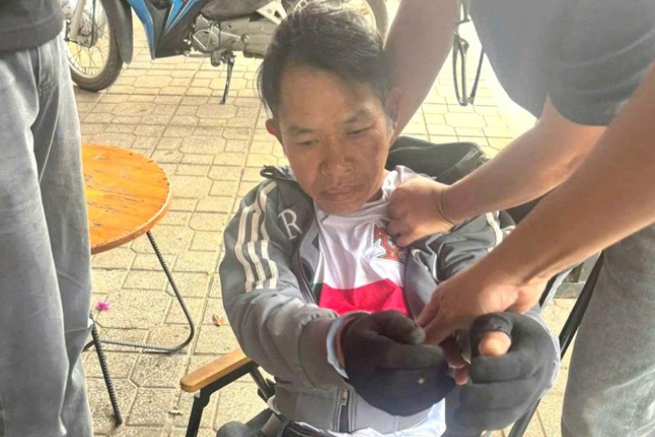 Kẻ trốn truy nã bị công an bắt khi đang uống cà phê ở Lâm Đồng