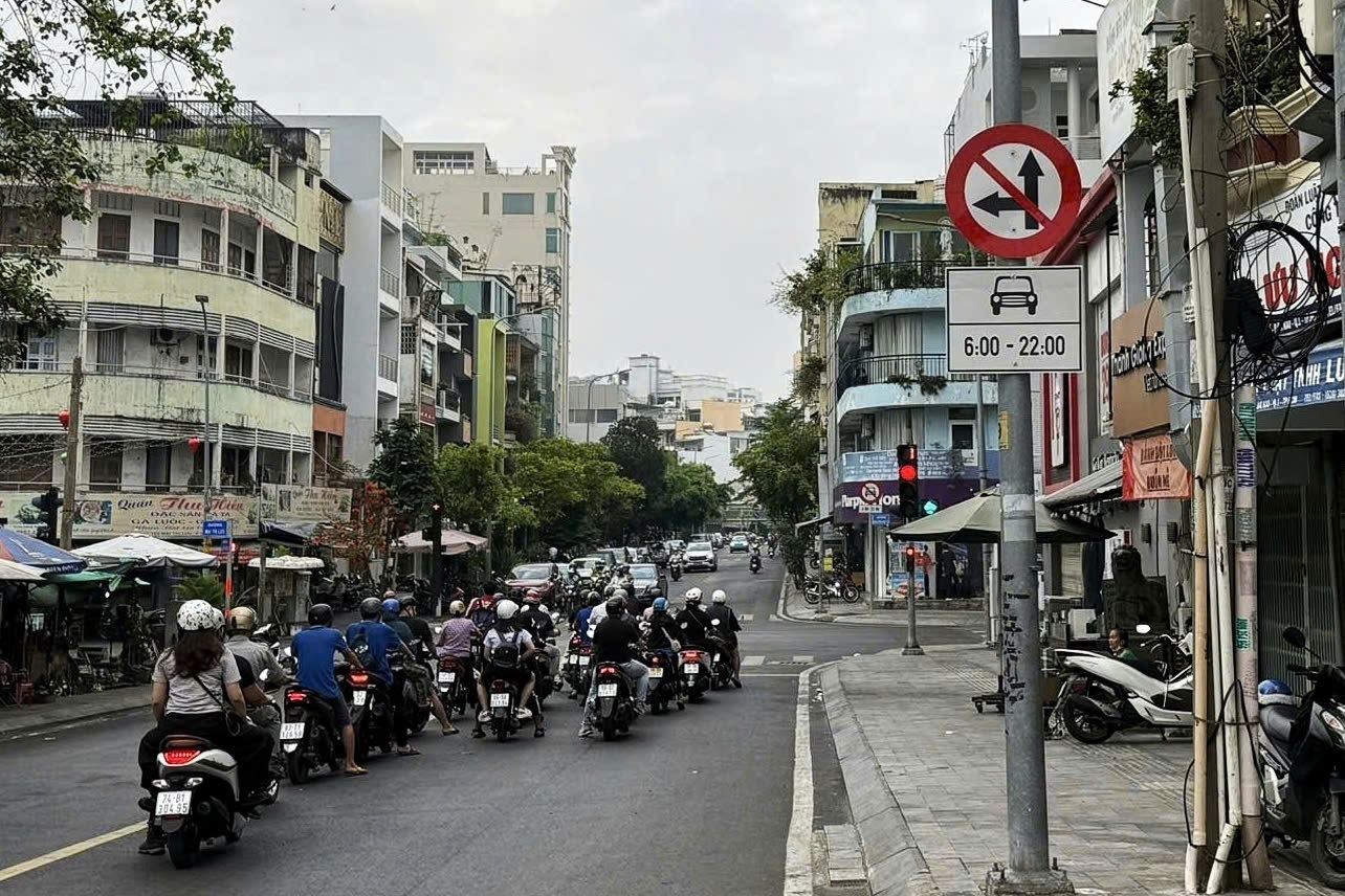 Cấm ô tô theo khung giờ trên một tuyến đường trung tâm TPHCM