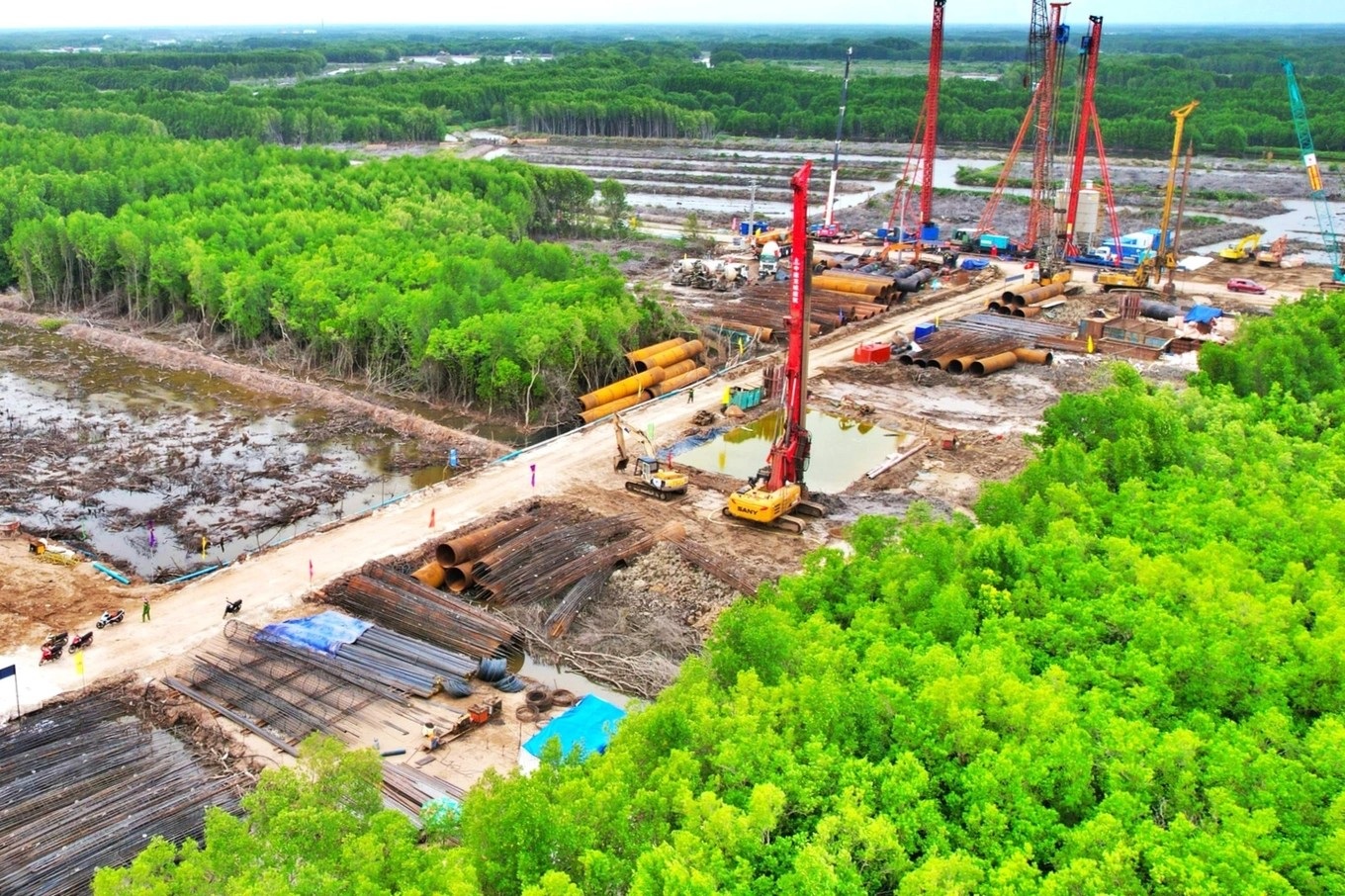 Hai dự án đường ra đảo Hòn Khoai "khát" vật liệu