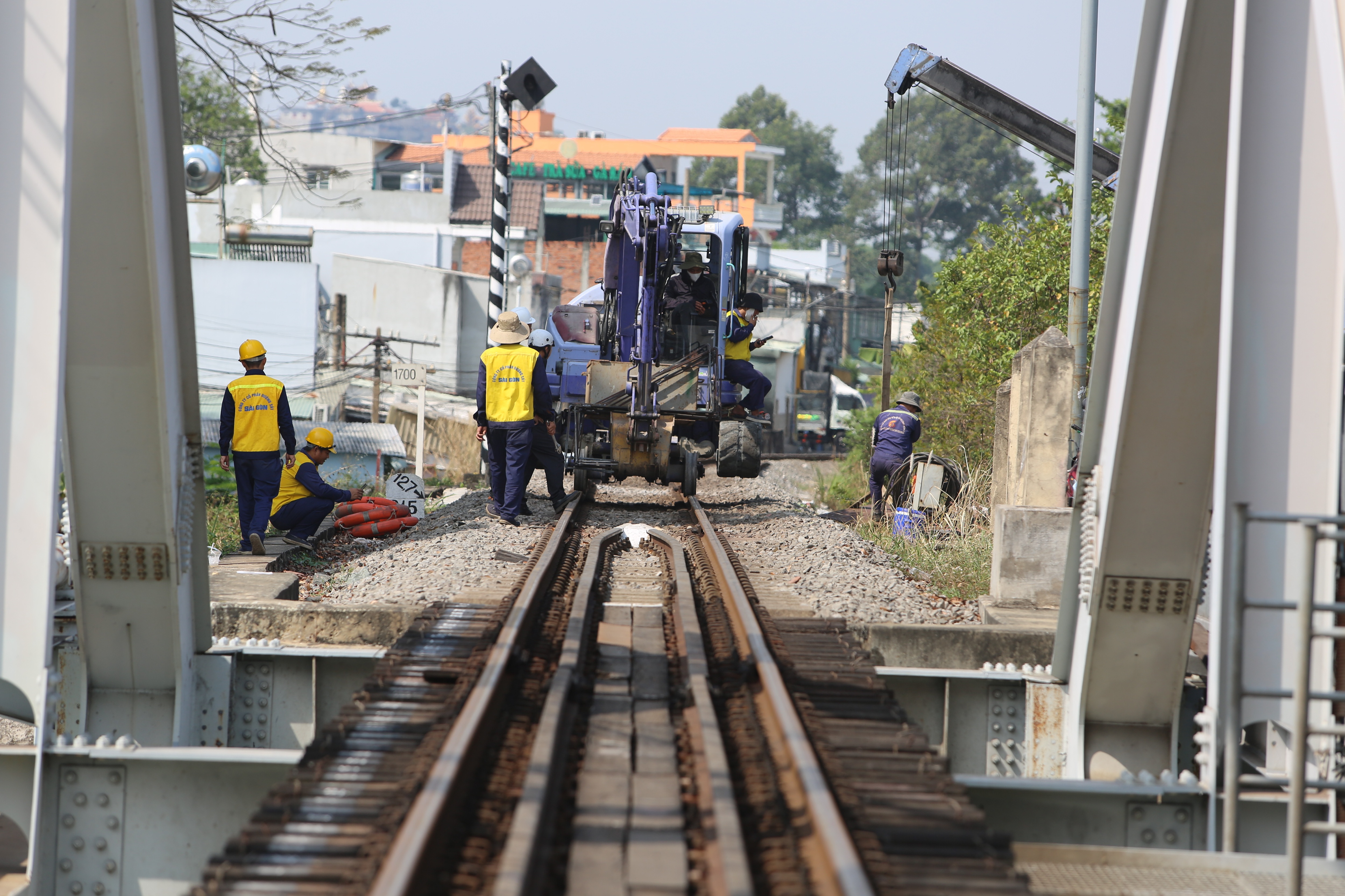 Dự kiến ngày 12/3 thông tuyến đường sắt Bắc - Nam qua cầu Ghềnh