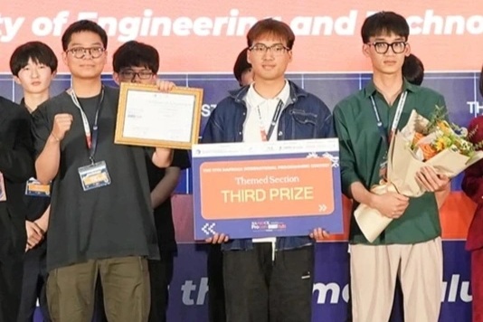 3 sinh viên Việt Nam giành giải ba cuộc thi lập trình quốc tế