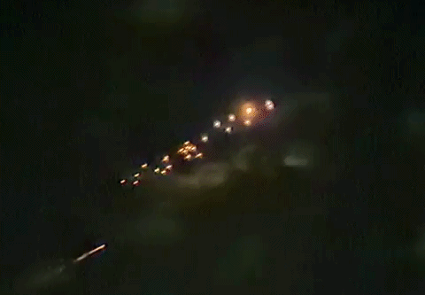 Tên lửa Iran tách loạt đầu đạn, trút “mưa” hỏa lực xuống Israel